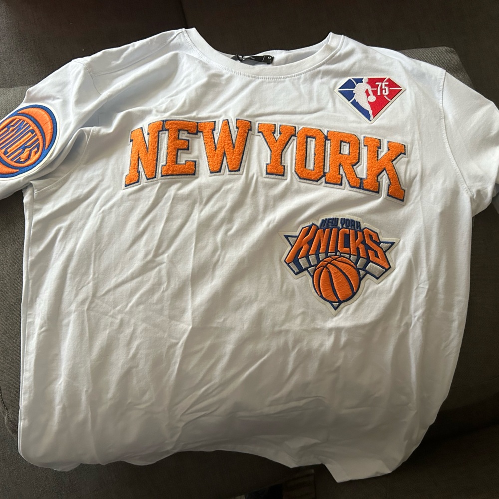 NBA New York Knicks Pro Team Men’s Tee